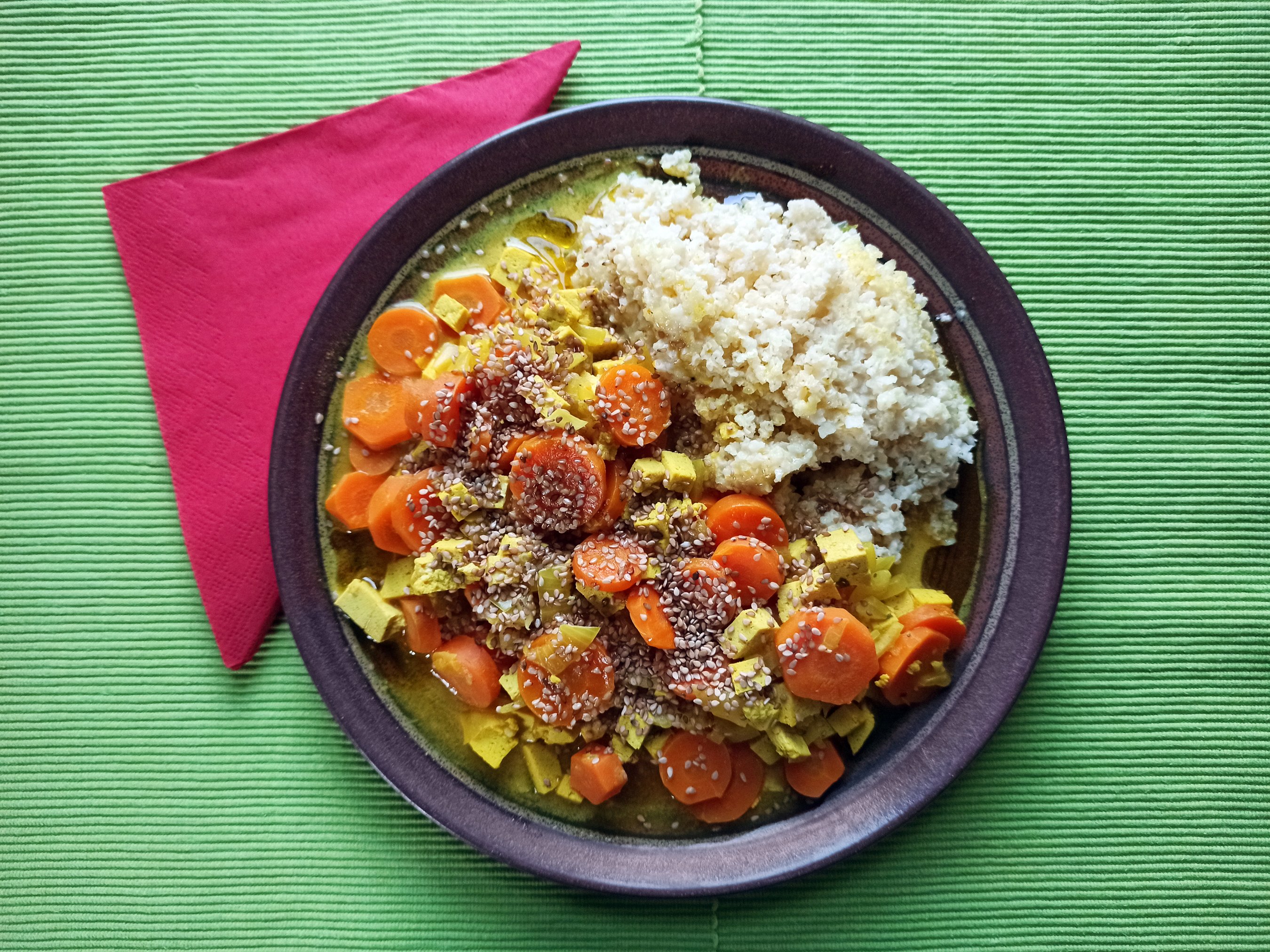Karotten-Tofu-Curry mit Goldhirse